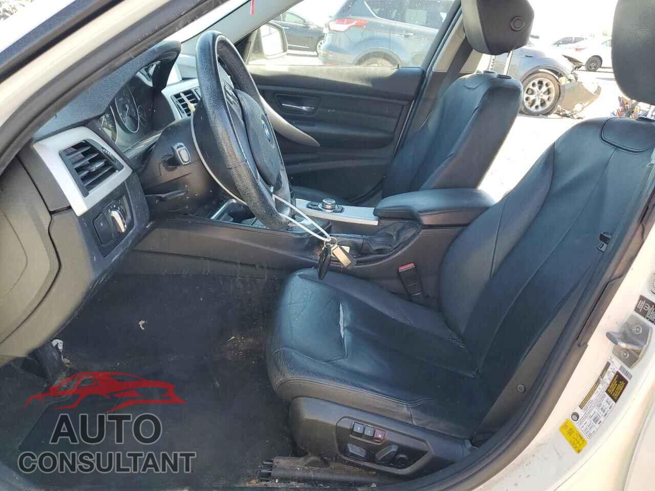 BMW 3 SERIES 2013 - WBA3C1C54DF436495