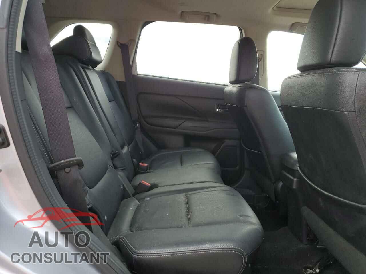 MITSUBISHI OUTLANDER 2016 - JA4AD3A34GZ020609