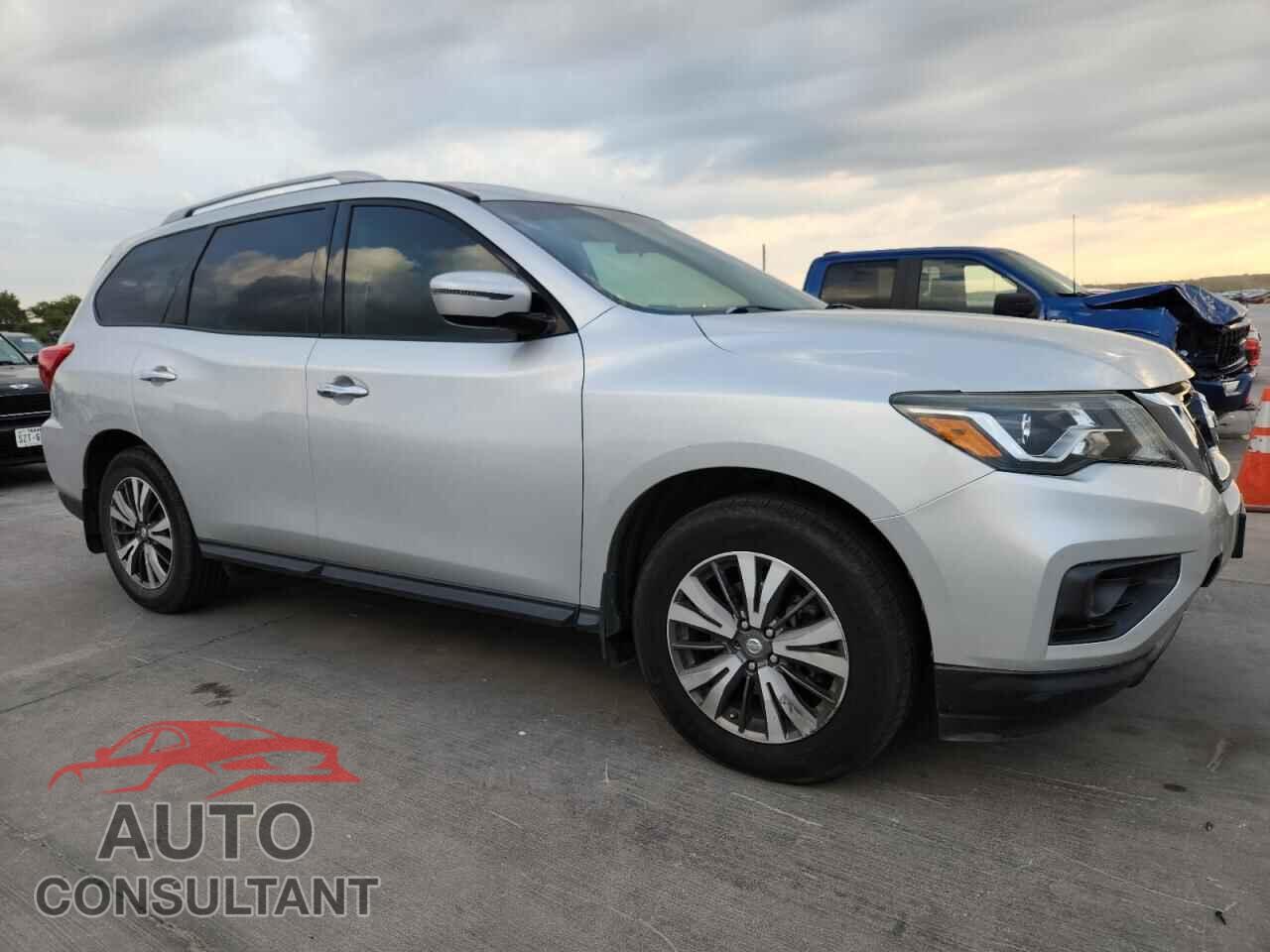 NISSAN PATHFINDER 2017 - 5N1DR2MN3HC679583