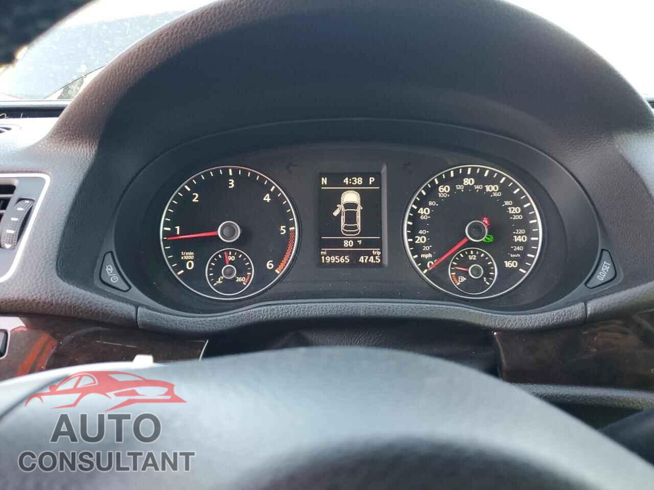 VOLKSWAGEN PASSAT 2015 - 1VWCV7A30FC089105