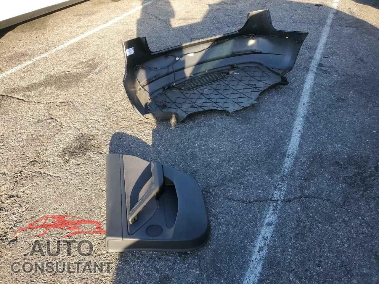 TESLA MODEL 3 2022 - 5YJ3E1EAXNF374601