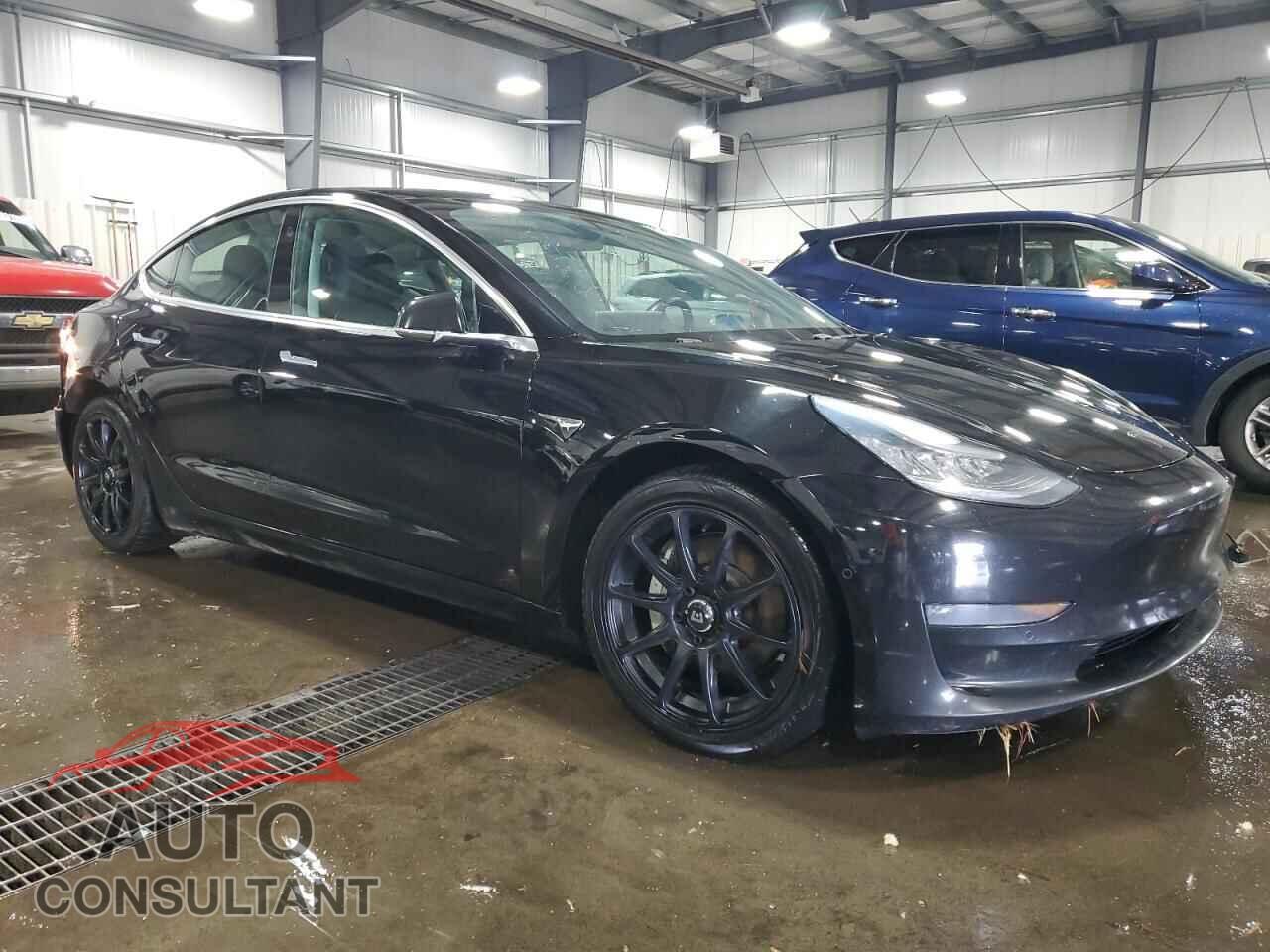 TESLA MODEL 3 2019 - 5YJ3E1EA1KF196914