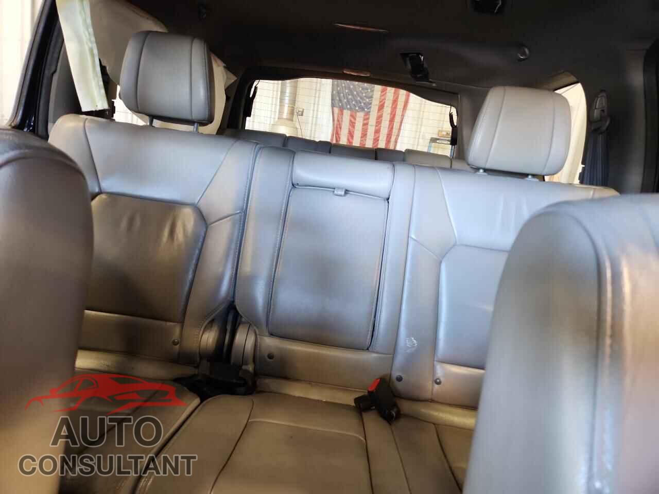 HONDA PILOT 2015 - 5FNYF4H56FB003178