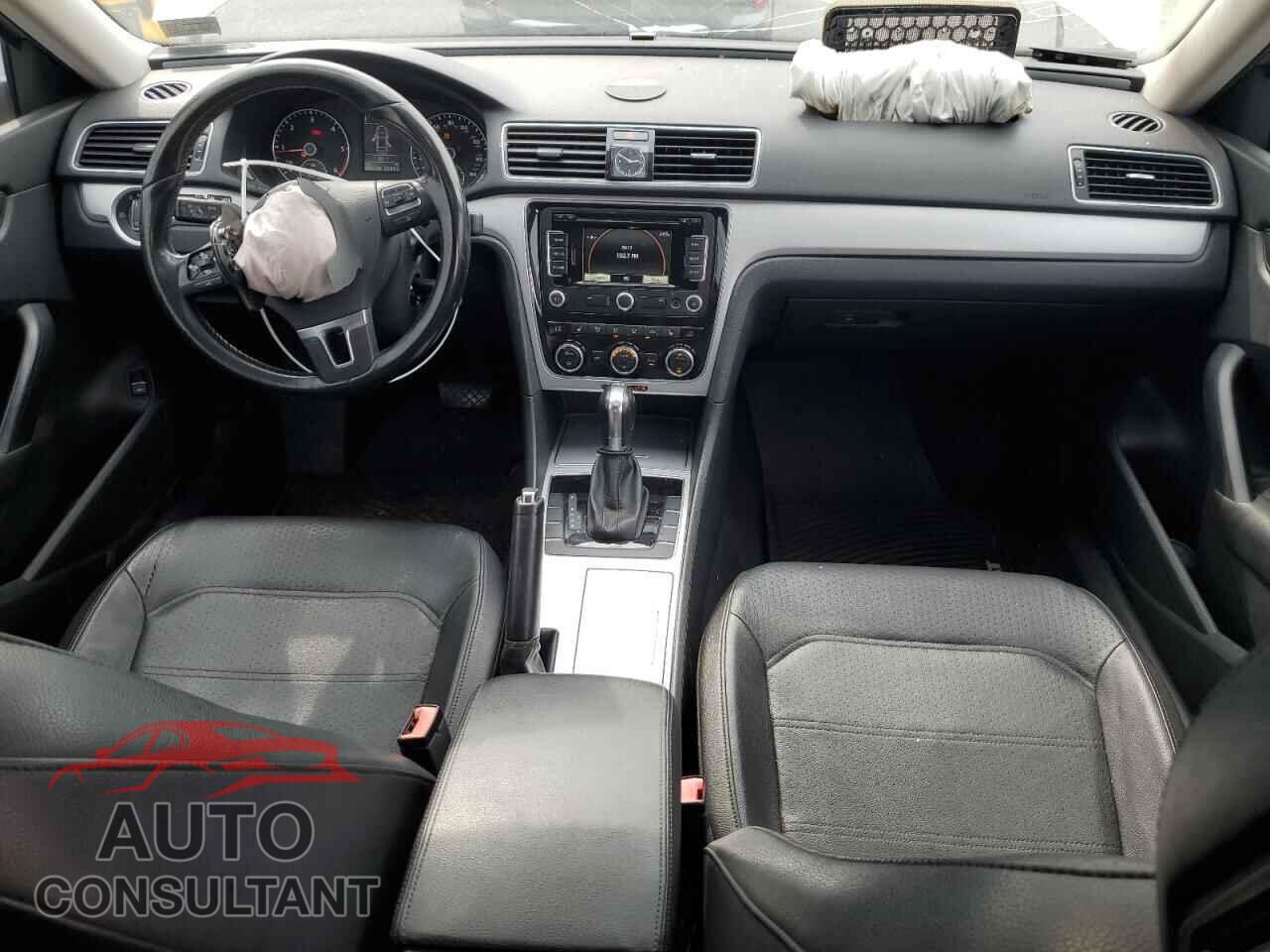 VOLKSWAGEN PASSAT 2012 - 1VWBN7A37CC105646