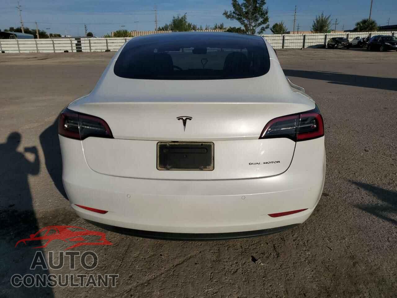 TESLA MODEL 3 2020 - 5YJ3E1EBXLF791108