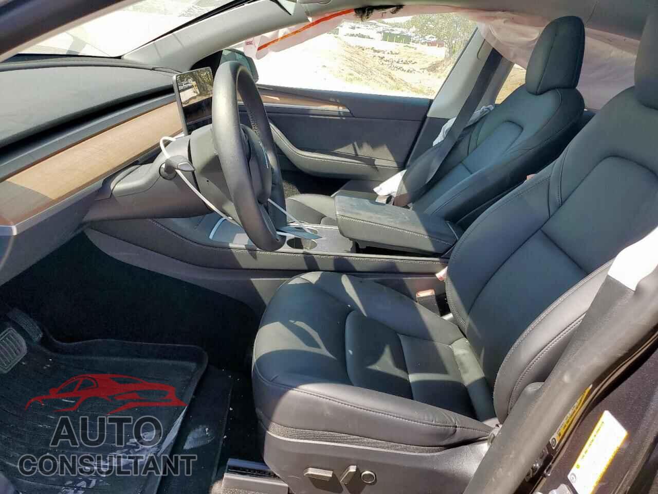 TESLA MODEL Y 2025 - 7SAYGDED7SA342535