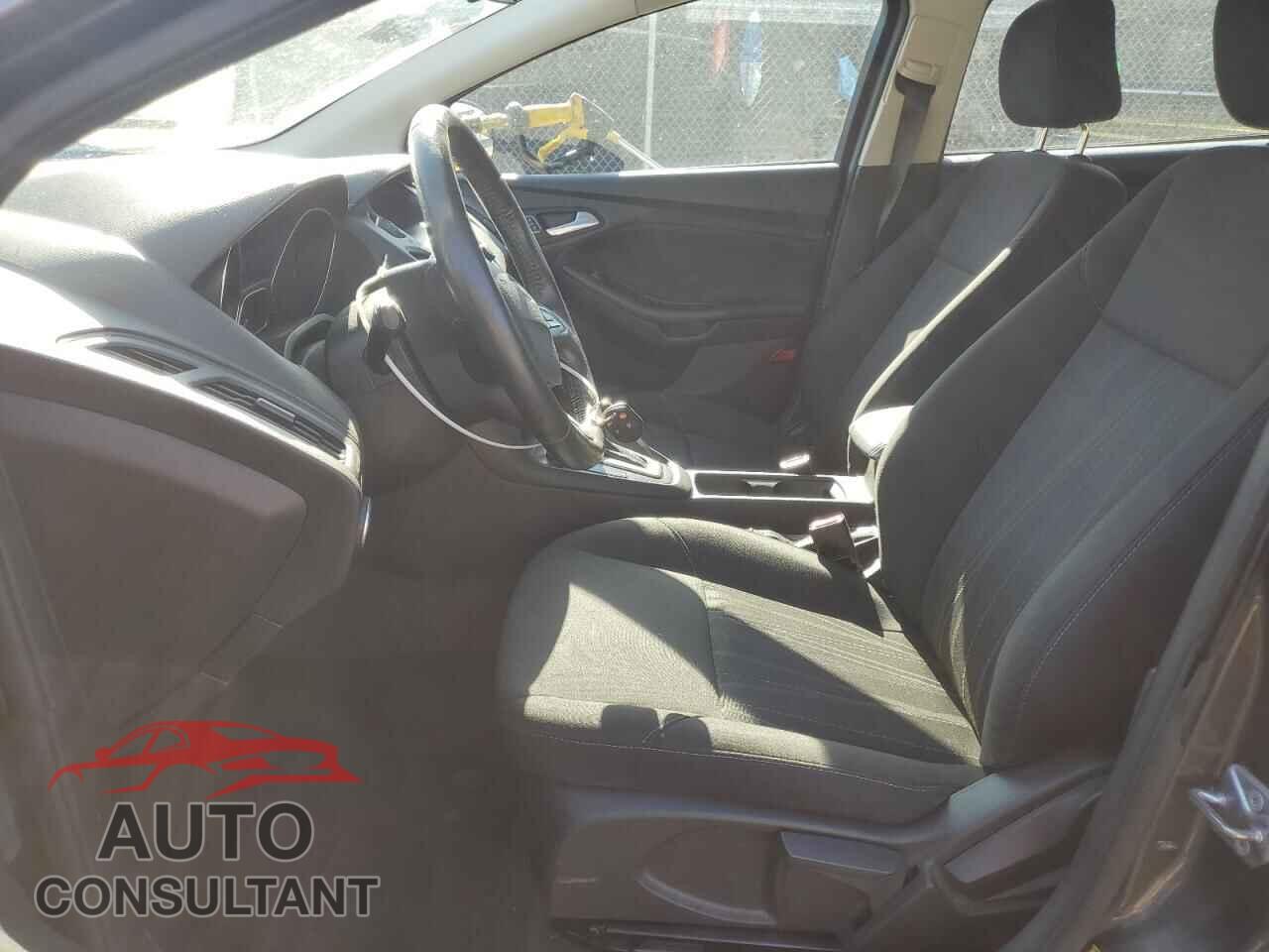 FORD FOCUS 2017 - 1FADP3K24HL318460