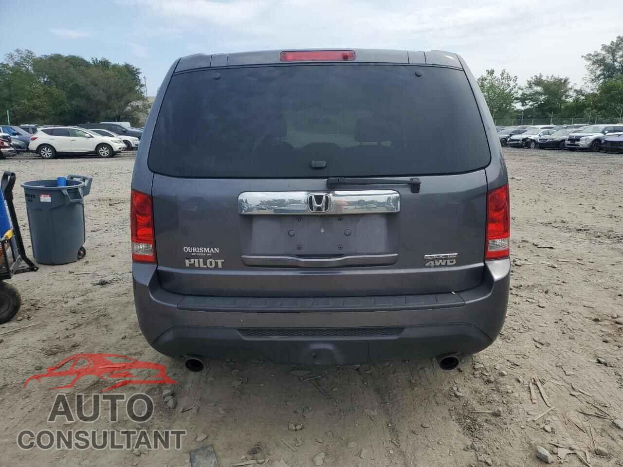 HONDA PILOT 2015 - 5FNYF4H38FB026248