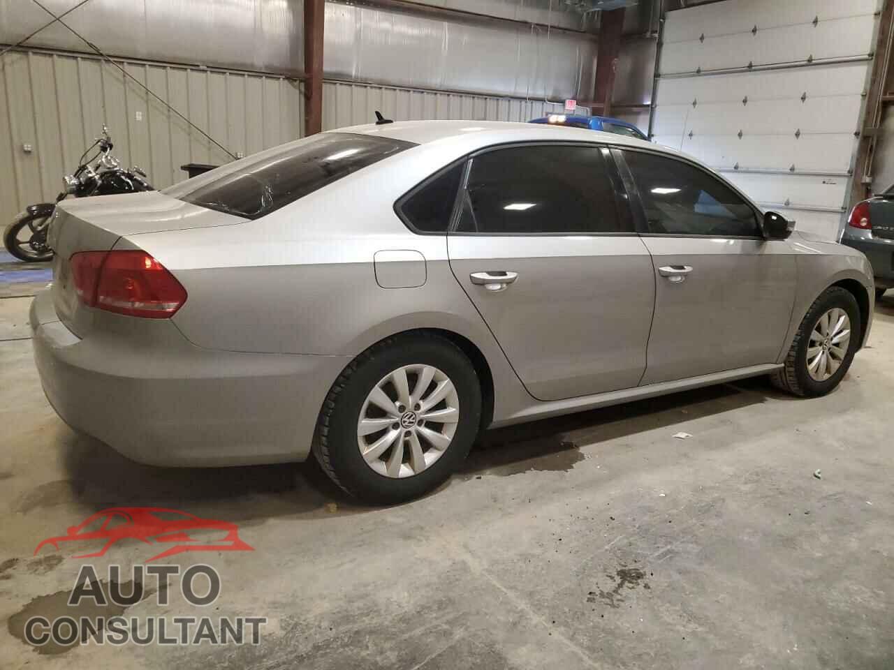 VOLKSWAGEN PASSAT 2013 - 1VWAP7A39DC052455
