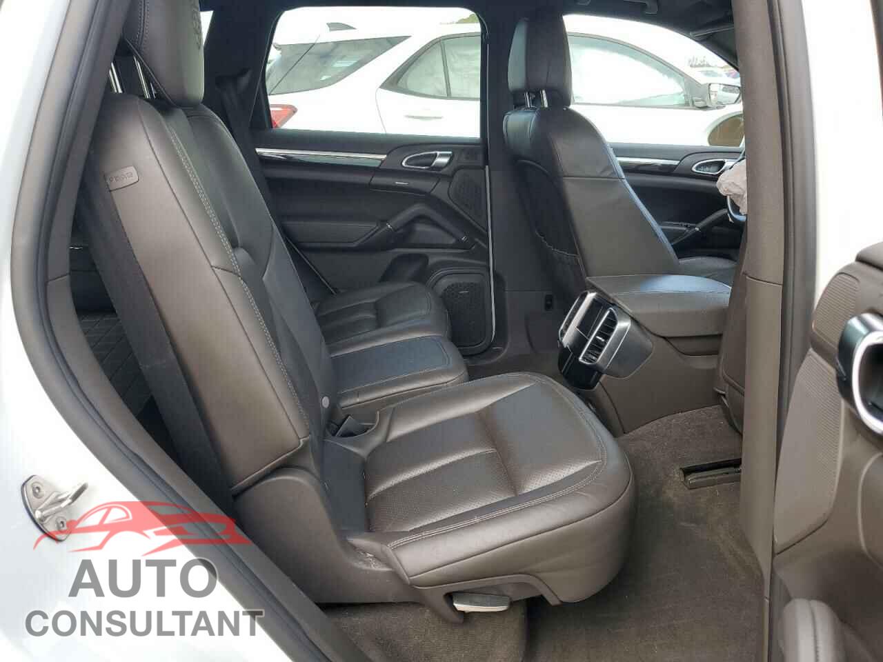 PORSCHE CAYENNE 2017 - WP1AA2A24HKA82388