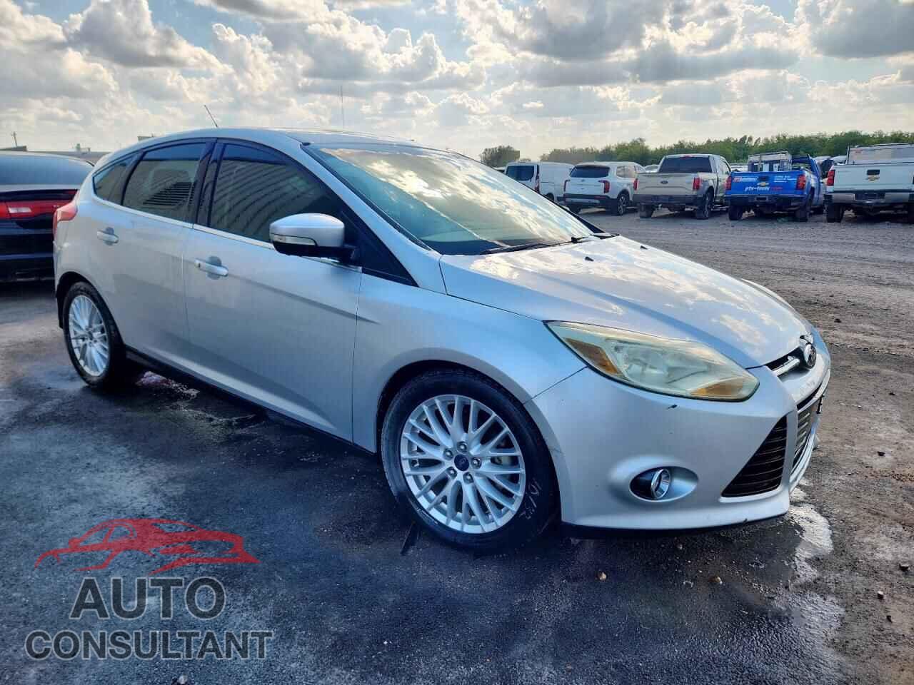 FORD FOCUS 2014 - 1FADP3N25EL422432
