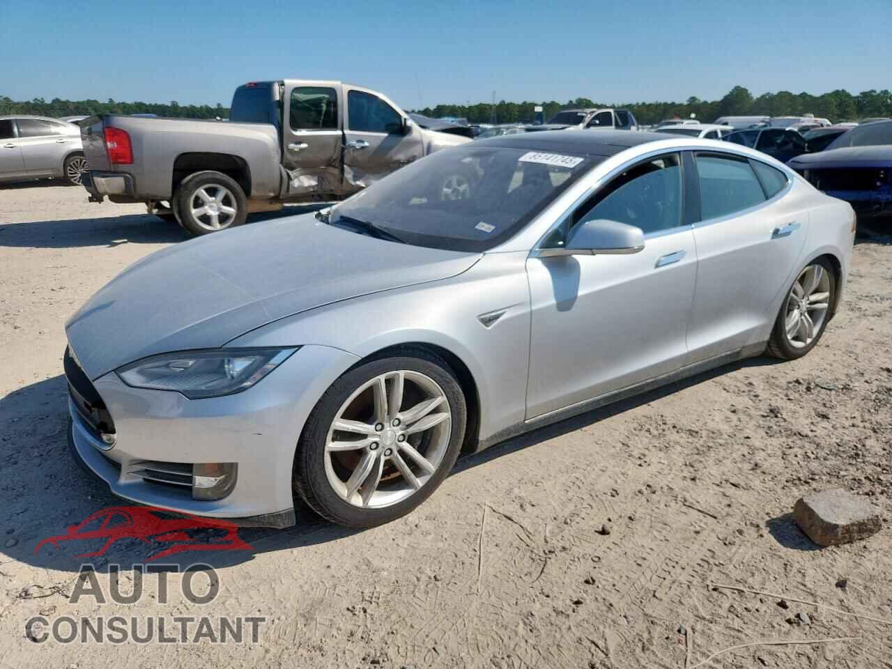 TESLA MODEL S 2013 - 5YJSA1DP0DFP06721