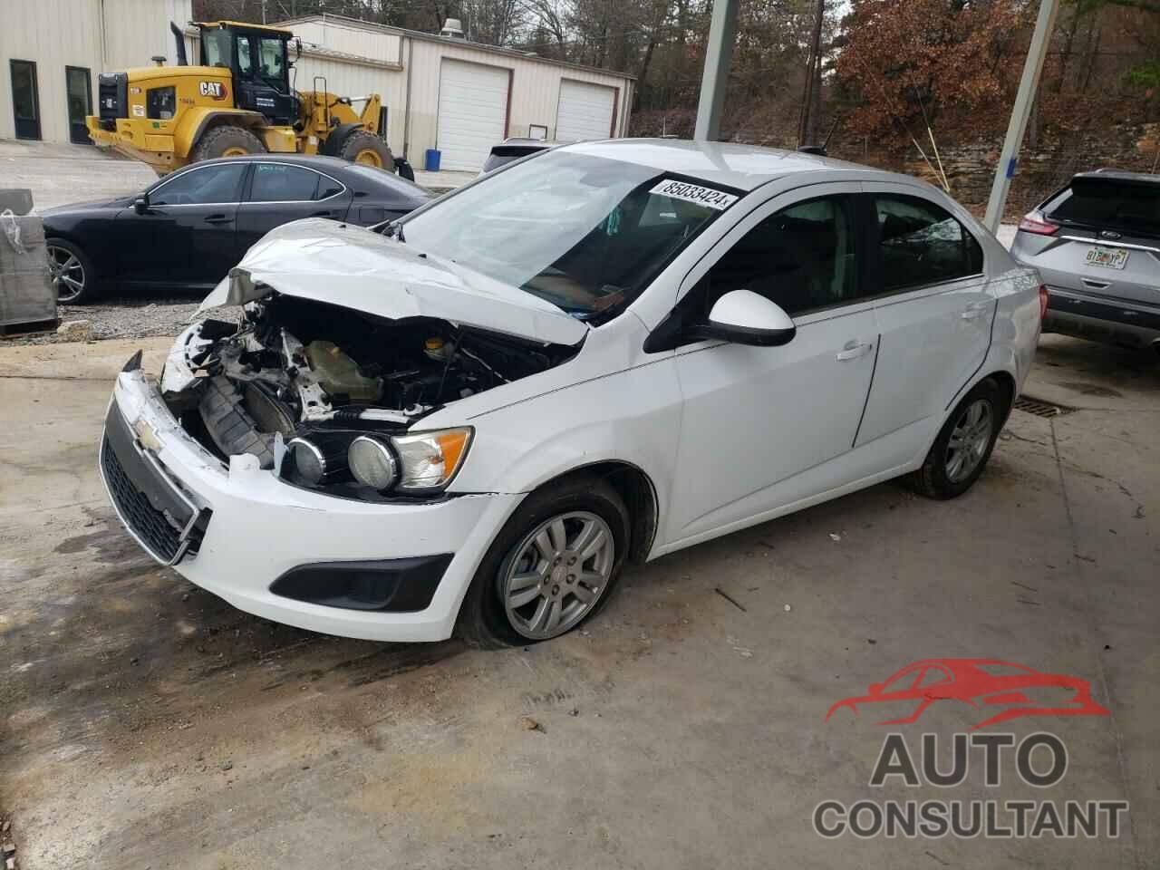 CHEVROLET SONIC 2015 - 1G1JC5SB8F4181009