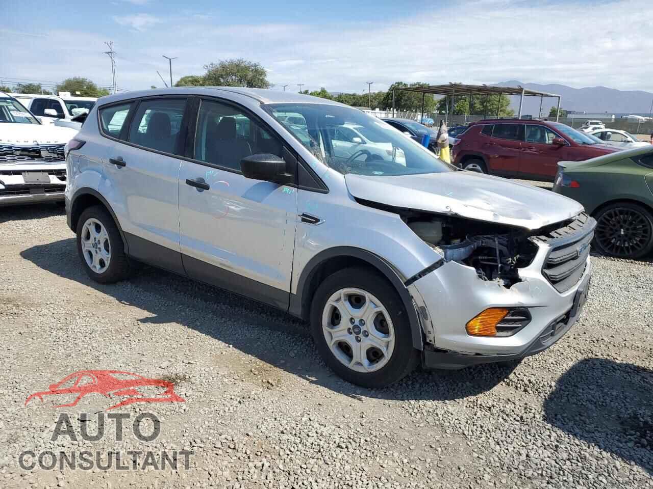 FORD ESCAPE 2017 - 1FMCU0F7XHUC67247