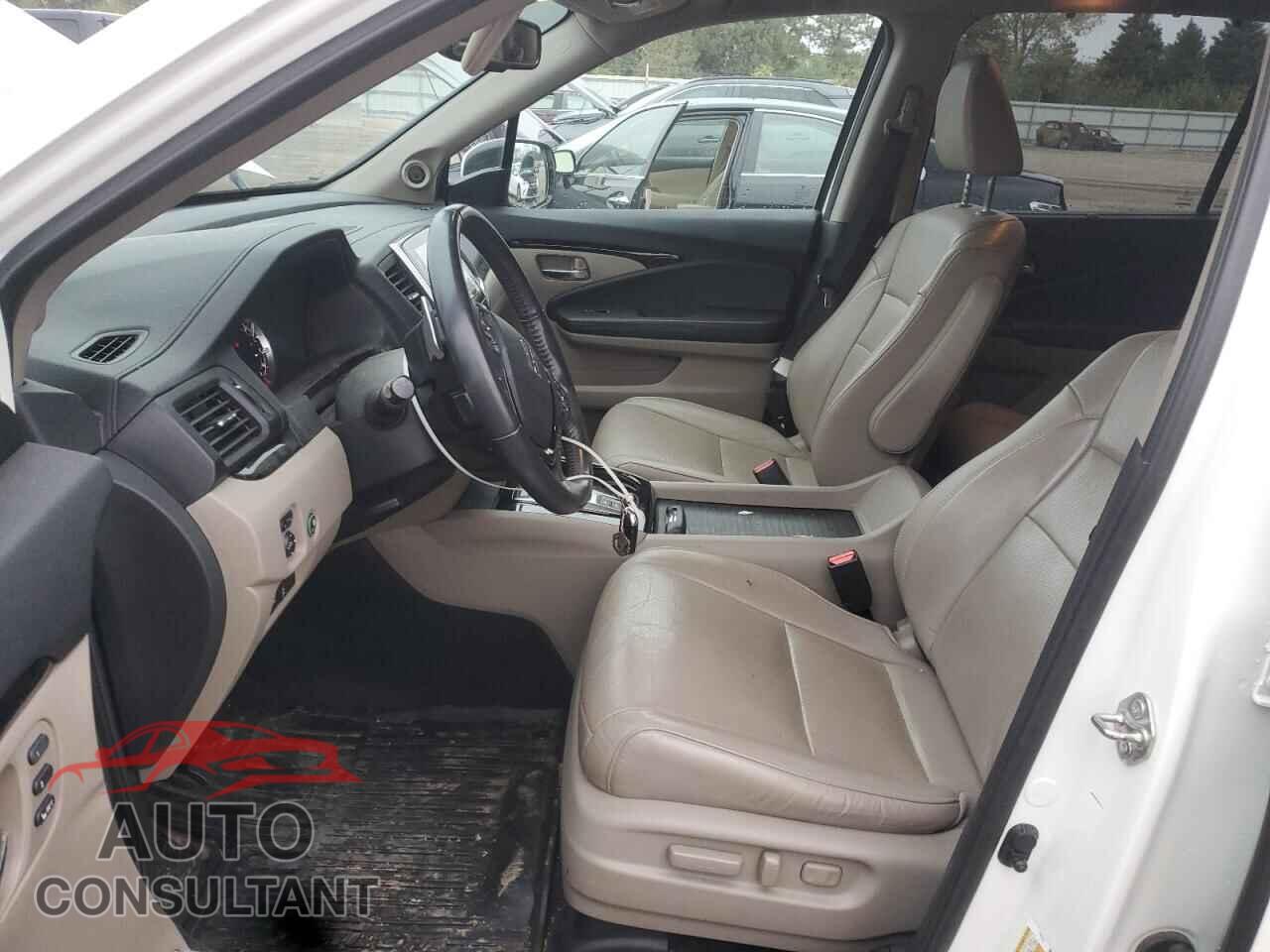 HONDA PILOT 2018 - 5FNYF6H02JB014140
