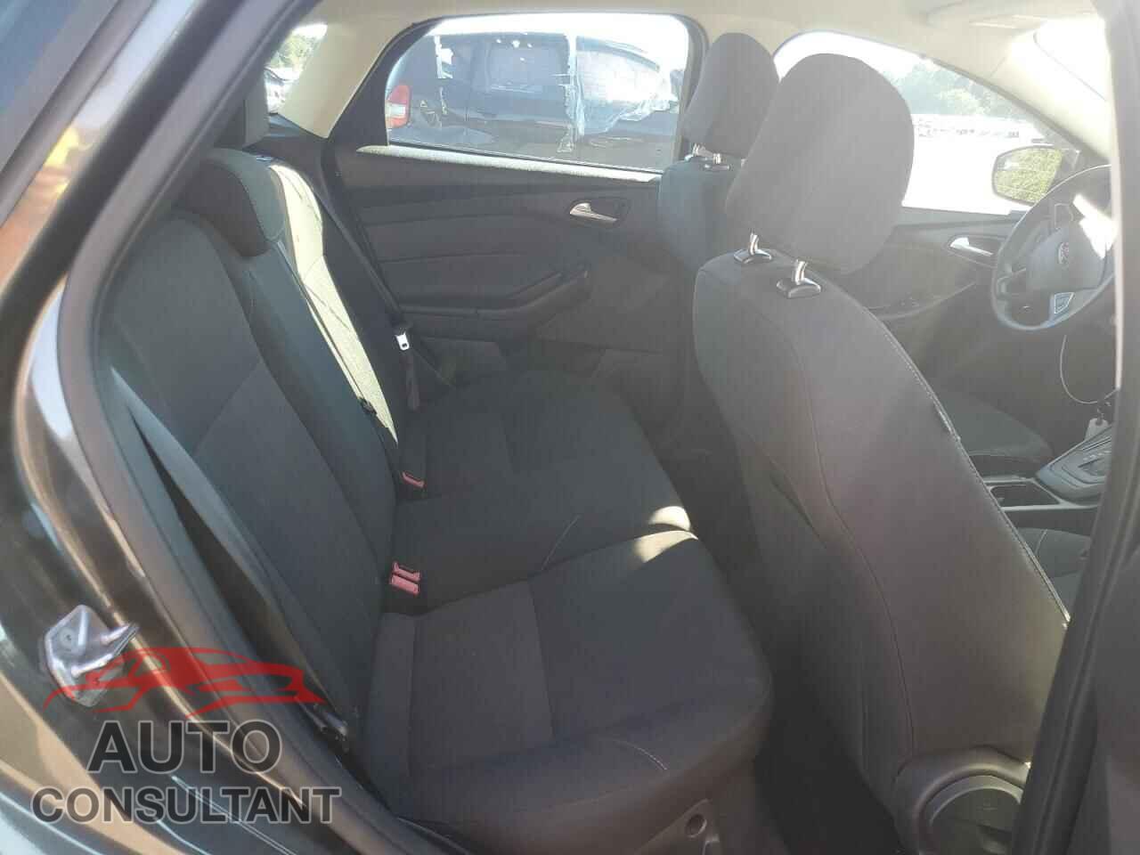 FORD FOCUS 2016 - 1FADP3K2XGL241978