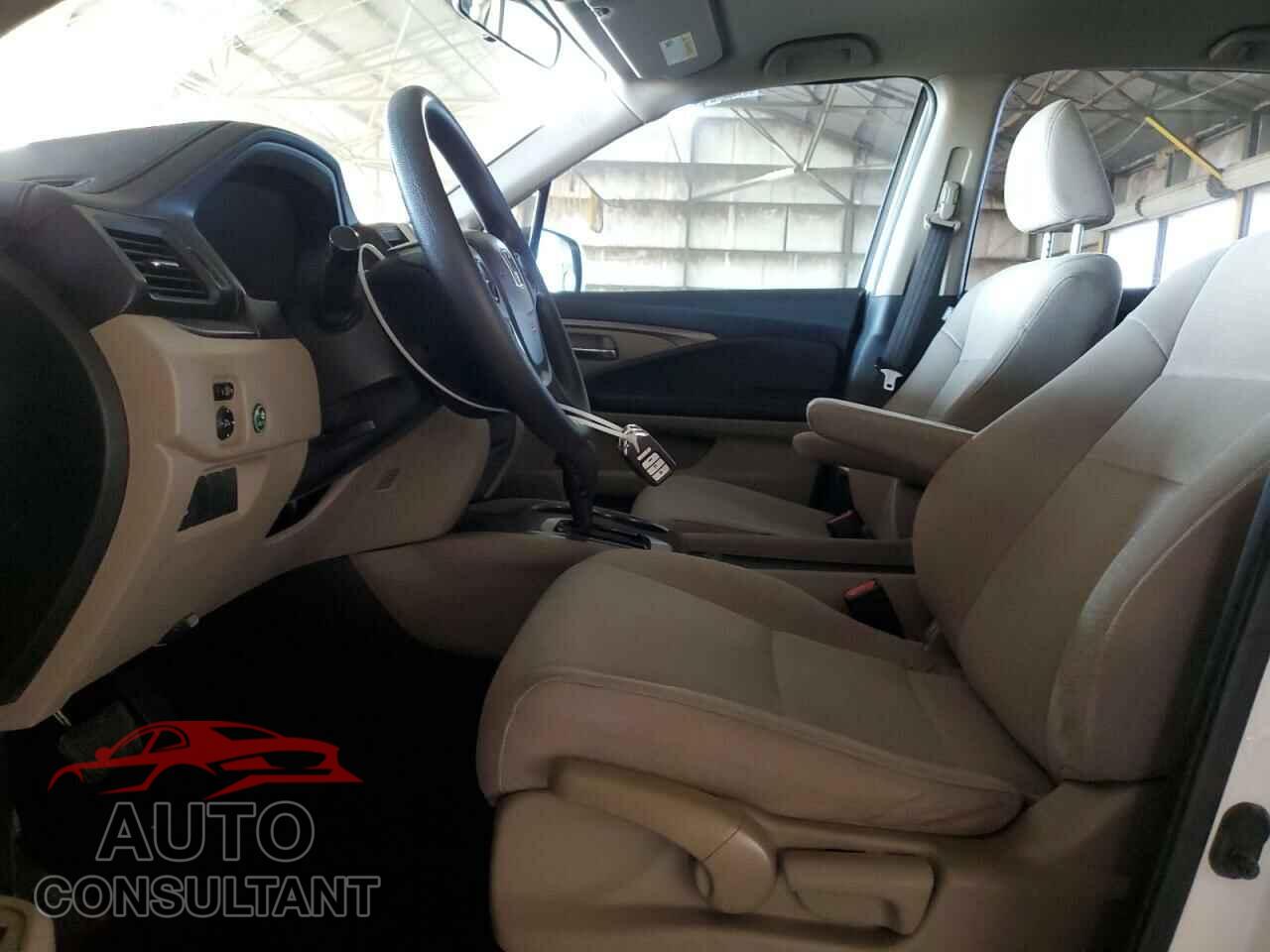 HONDA PILOT 2017 - 5FNYF5H11HB027040