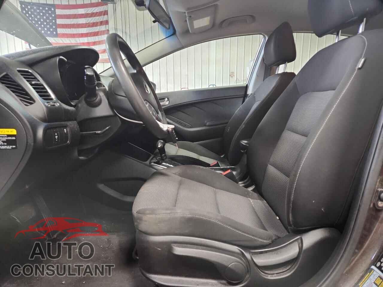 KIA FORTE 2017 - 3KPFK4A76HE041095