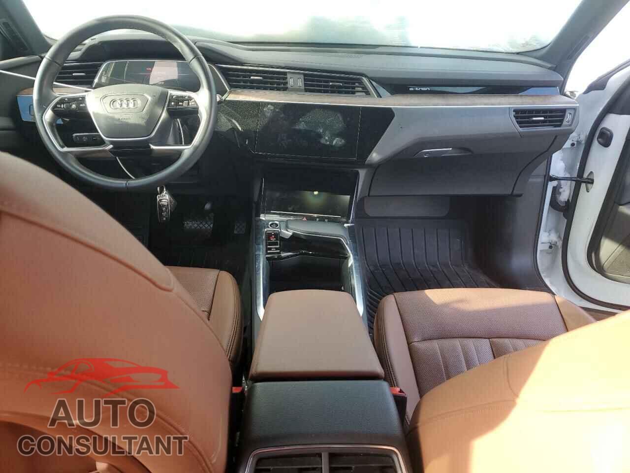 AUDI E-TRON 2023 - WA1LAAGE2PB016954