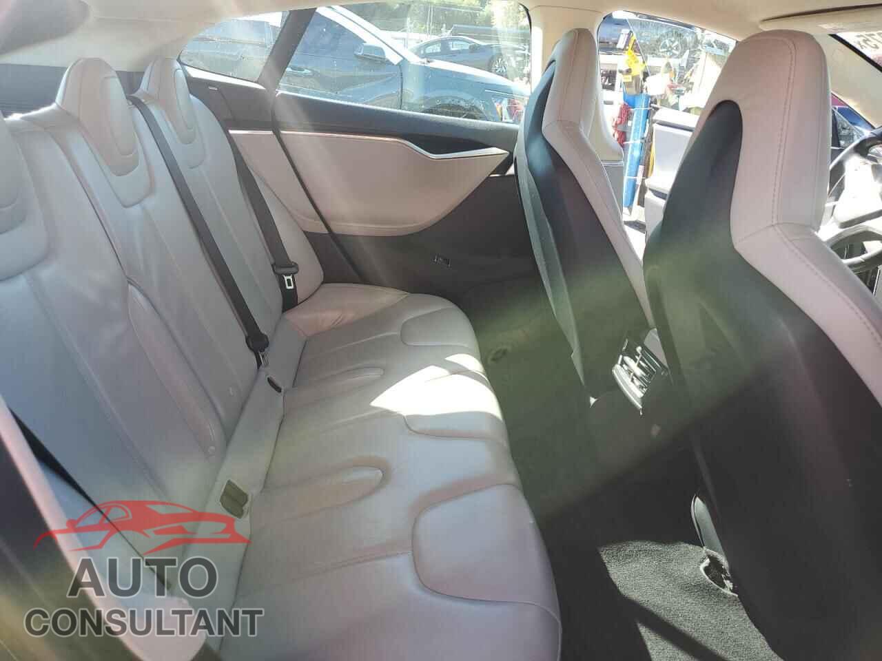 TESLA MODEL S 2013 - 5YJSA1CG4DFP09431