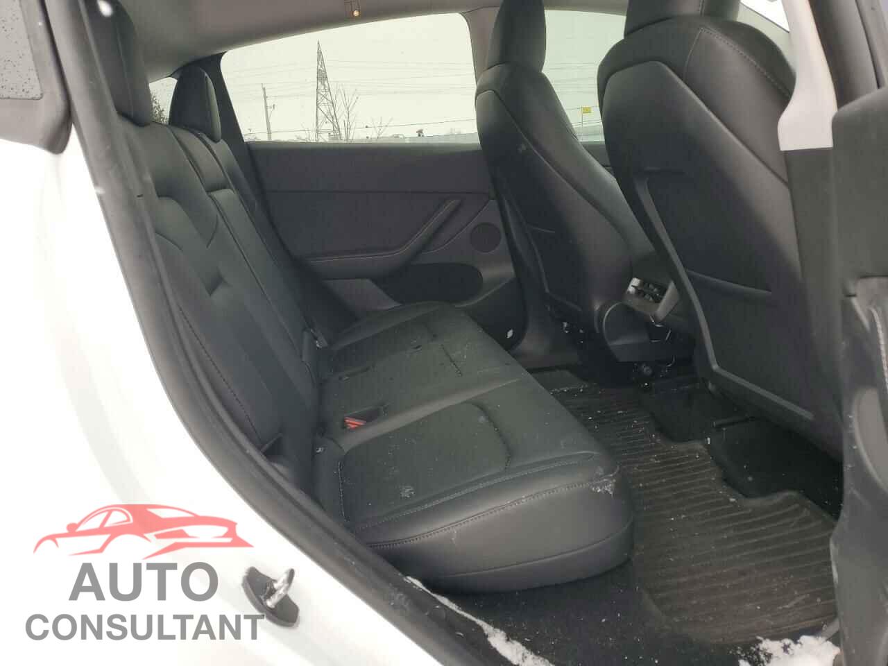 TESLA MODEL Y 2023 - LRWYGDEE3PC106989