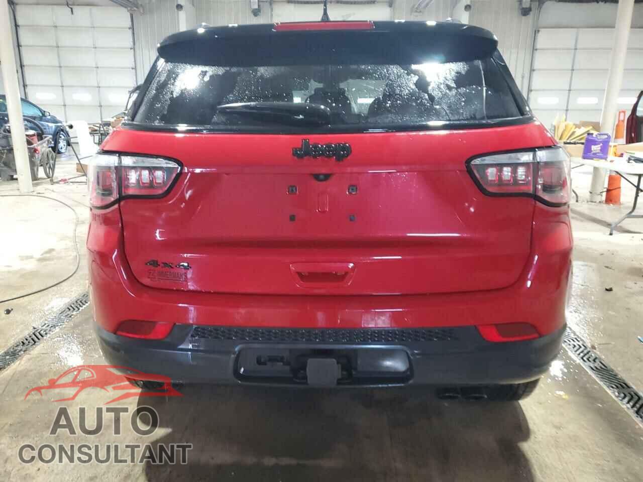JEEP COMPASS 2018 - 3C4NJDBB2JT393934