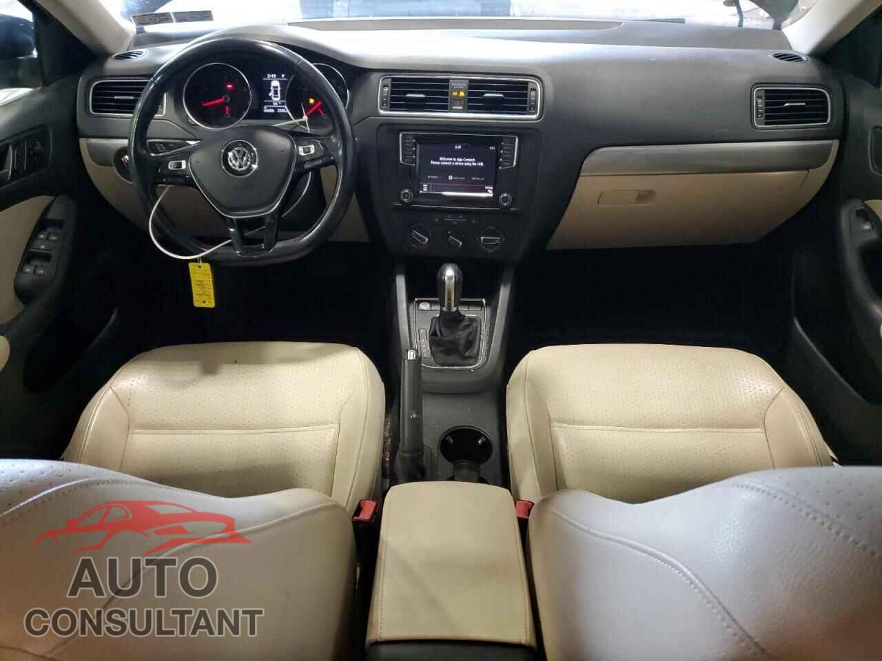VOLKSWAGEN JETTA 2017 - 3VWDB7AJ7HM337833