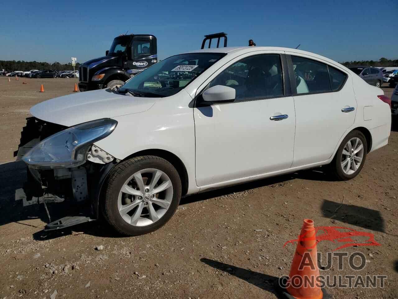 NISSAN VERSA 2018 - 3N1CN7AD3JK461635