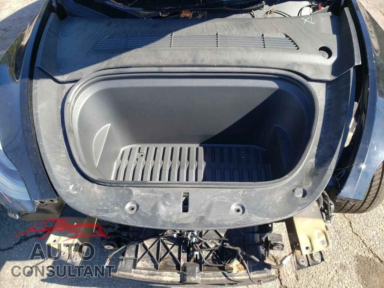 TESLA MODEL Y 2024 - 7SAYGDED0RF004357