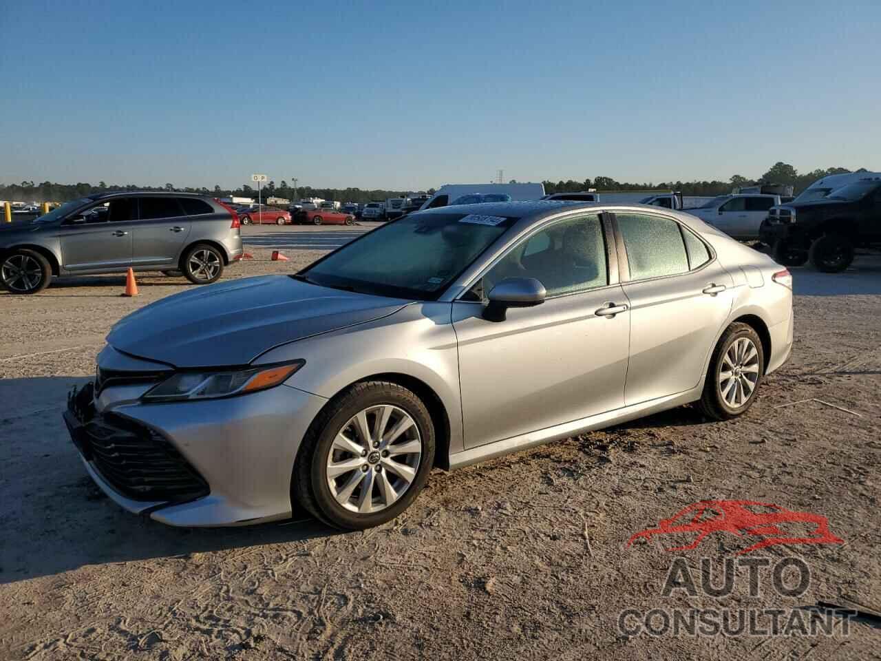 TOYOTA CAMRY 2018 - 4T1B11HK3JU615892