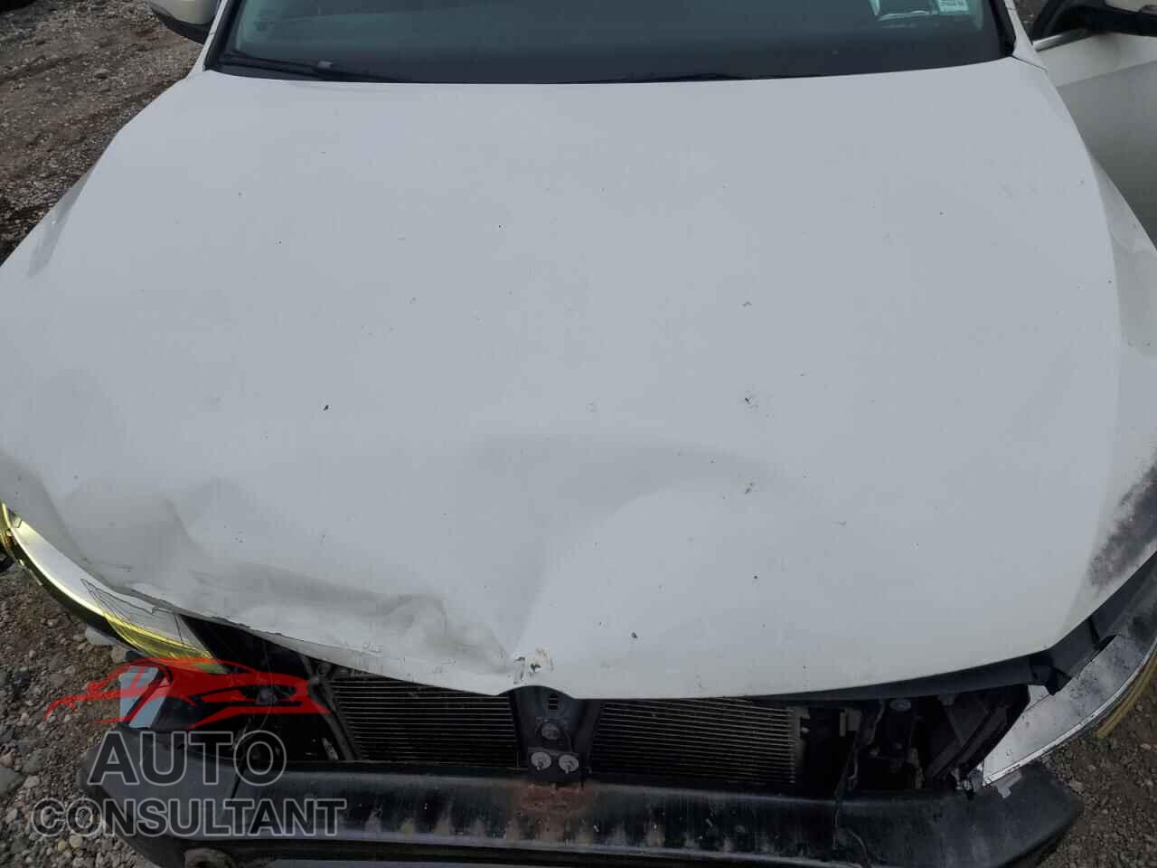 VOLKSWAGEN JETTA 2017 - 3VWDB7AJ5HM407314