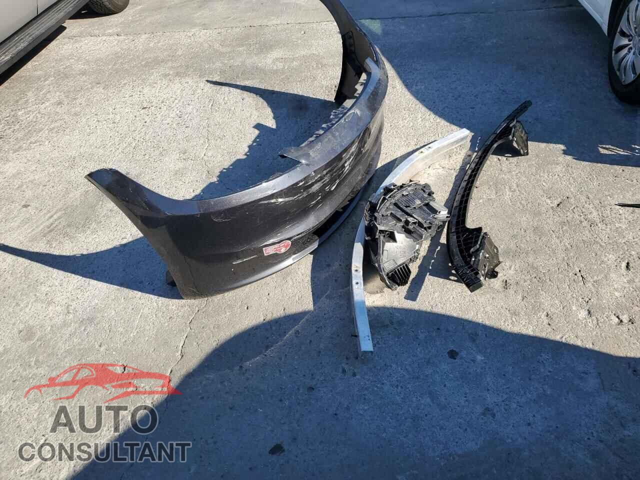 TESLA MODEL 3 2024 - 5YJ3E1EA2RF722848