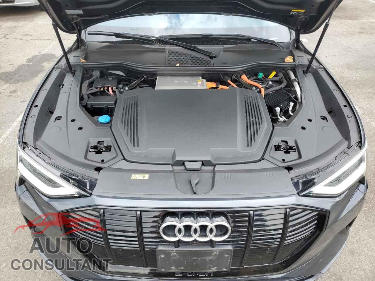 AUDI E-TRON 2021 - WA1LAAGE2MB004265