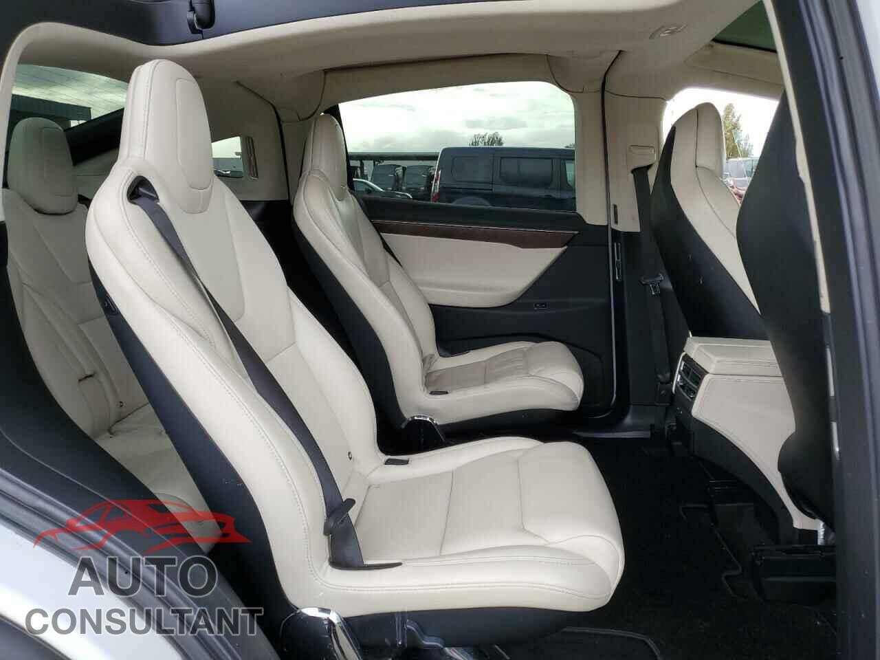 TESLA MODEL X 2018 - 5YJXCBE24JF091028