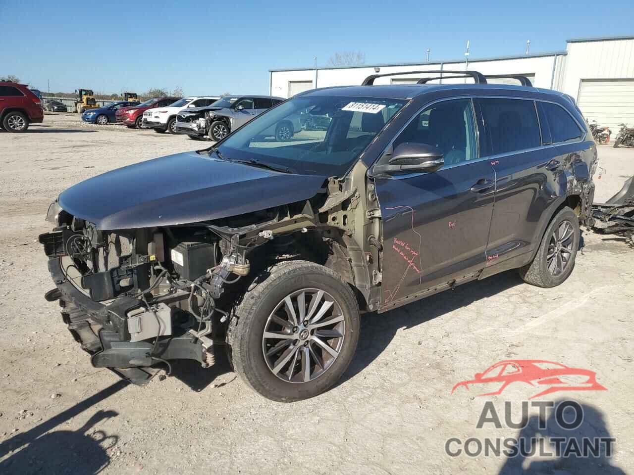 TOYOTA HIGHLANDER 2018 - 5TDJZRFH9JS810236