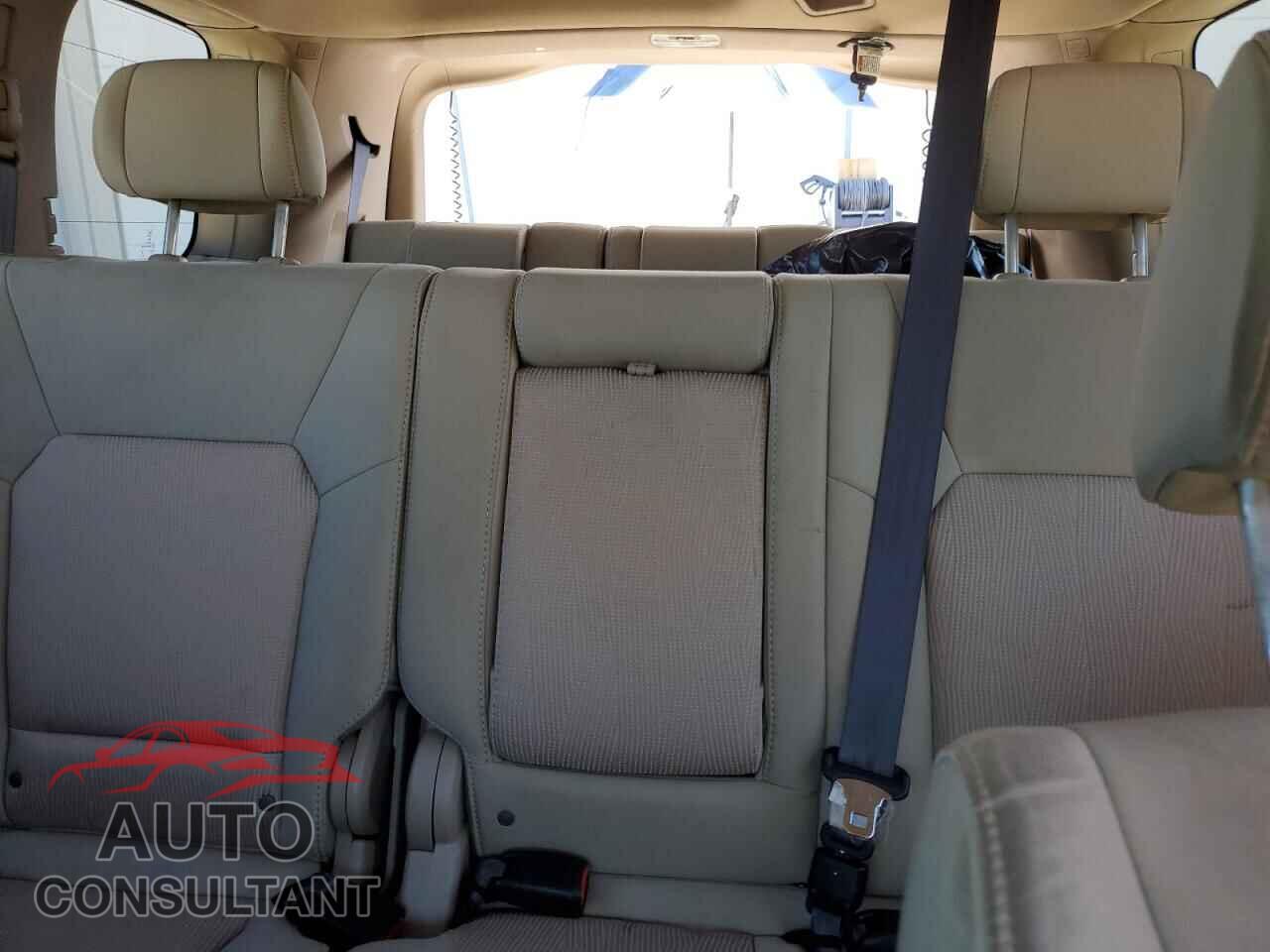 HONDA PILOT 2011 - 5FNYF3H48BB009253