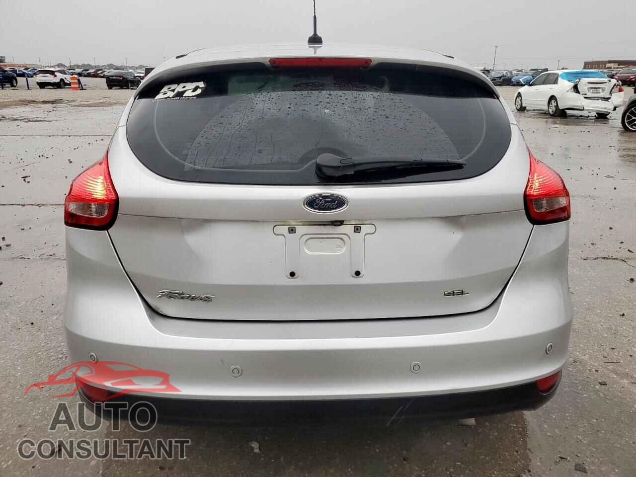 FORD FOCUS 2017 - 1FADP3M22HL255131