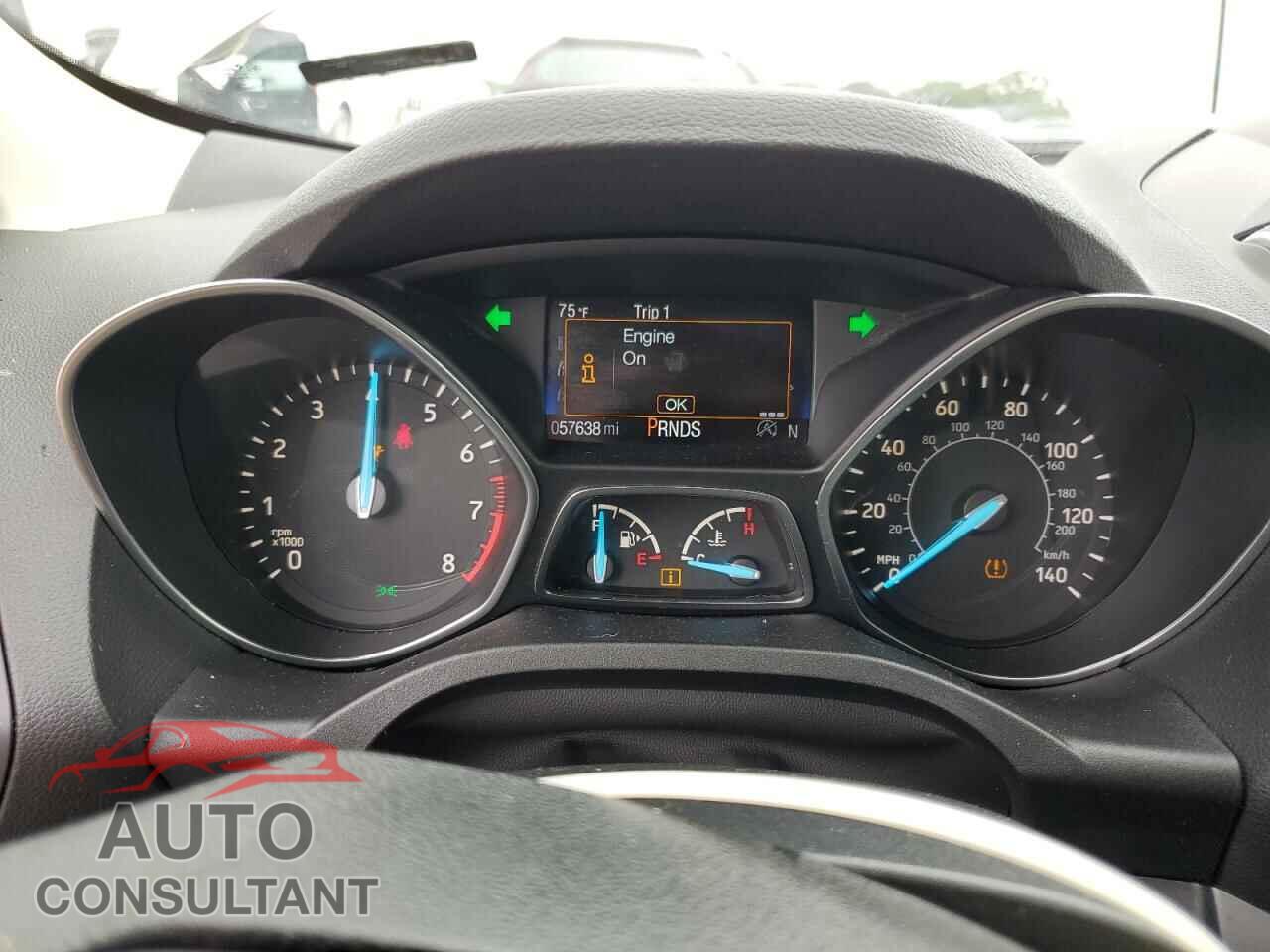 FORD ESCAPE 2017 - 1FMCU0GD4HUD81815