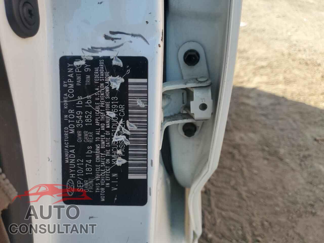HYUNDAI ACCENT 2013 - KMHCU5AE1DU076913