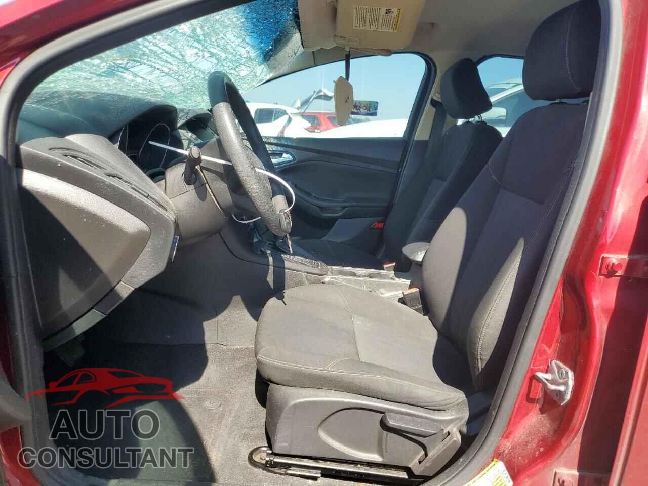 FORD FOCUS 2015 - 1FADP3F28FL342722