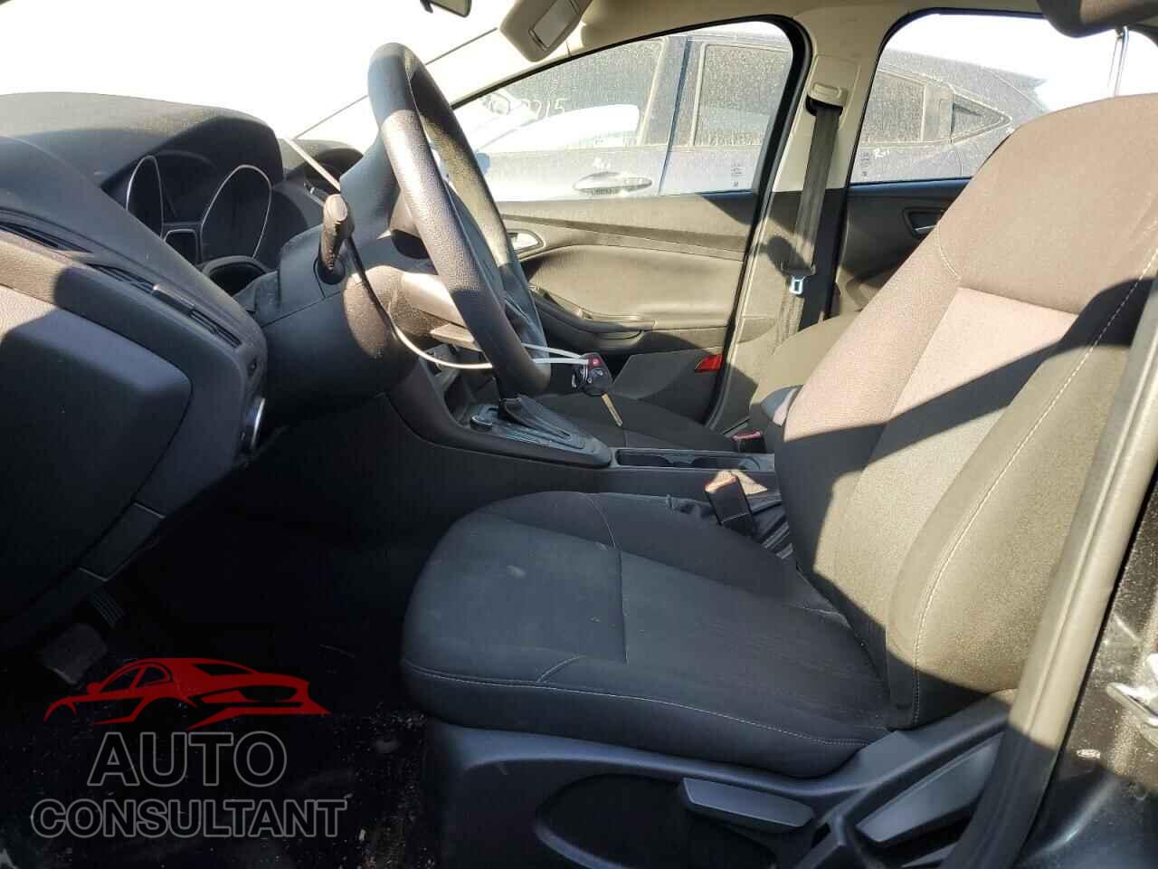 FORD FOCUS 2017 - 1FADP3K21HL298510