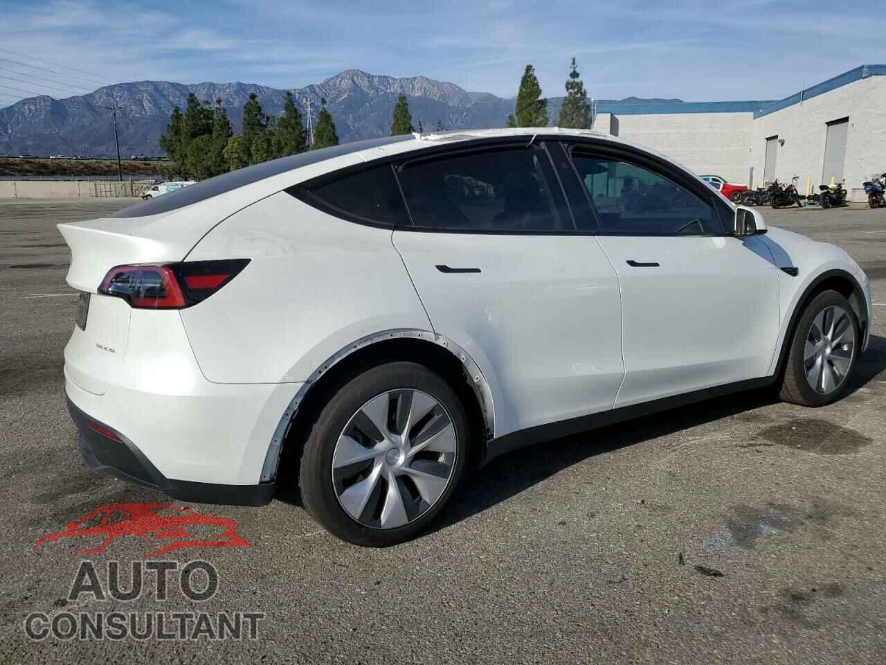 TESLA MODEL Y 2023 - 7SAYGAEE2PF832009
