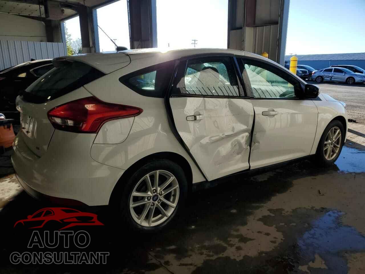 FORD FOCUS 2017 - 1FADP3K24HL219959