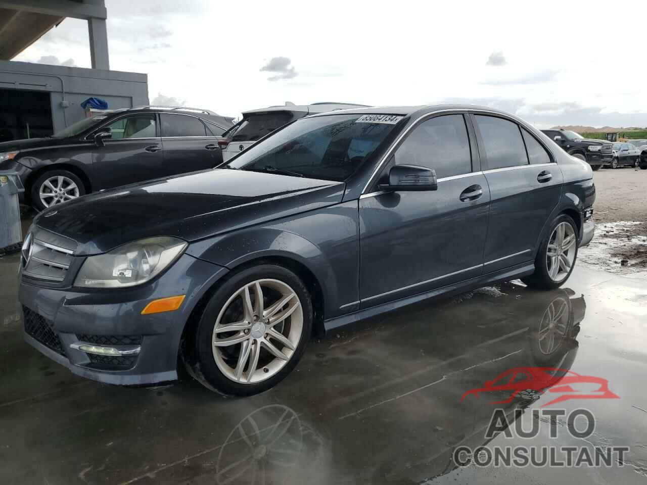 MERCEDES-BENZ C-CLASS 2013 - WDDGF4HBXDA787894