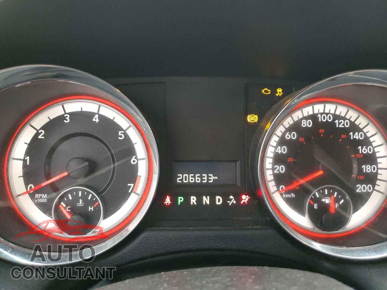 DODGE CARAVAN 2015 - 2C4RDGBG7FR680153