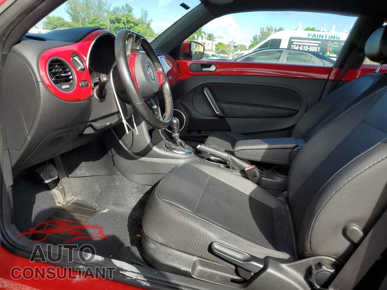 VOLKSWAGEN BEETLE 2013 - 3VWJP7AT4DM687601
