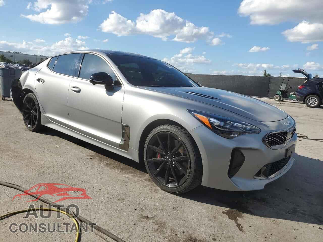 KIA STINGER 2023 - KNAE55LC5P6134792