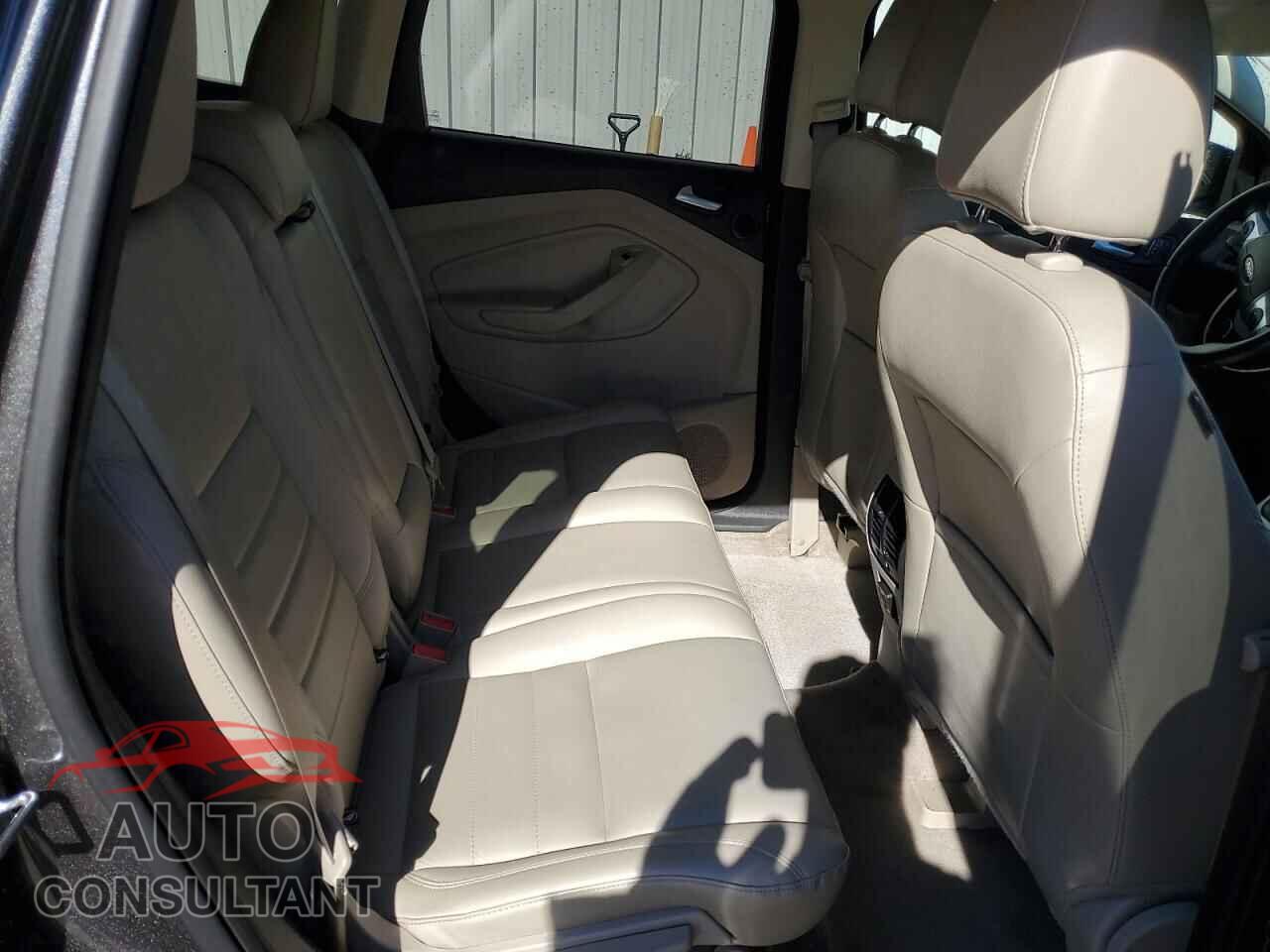FORD ESCAPE 2015 - 1FMCU0G9XFUB16082