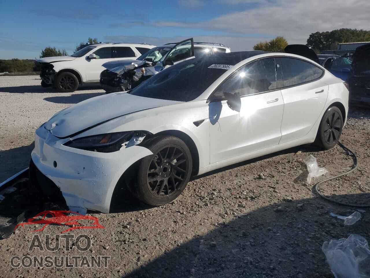 TESLA MODEL 3 2024 - 5YJ3E1EA9RF813650