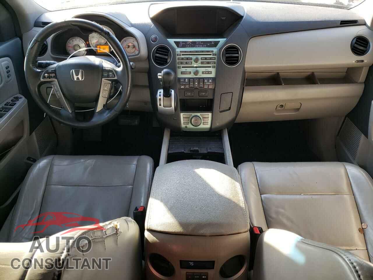 HONDA PILOT 2011 - 5FNYF3H90BB035356